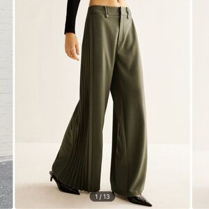 NWT side pleated green pants